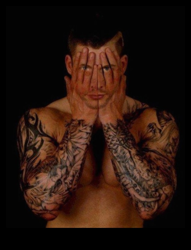 أوهام الحبر: العجب البصري في الوشم الواقعي