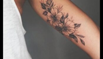 قماش منحوت: اكتشف جمال فن وشم الذراع الملحمي