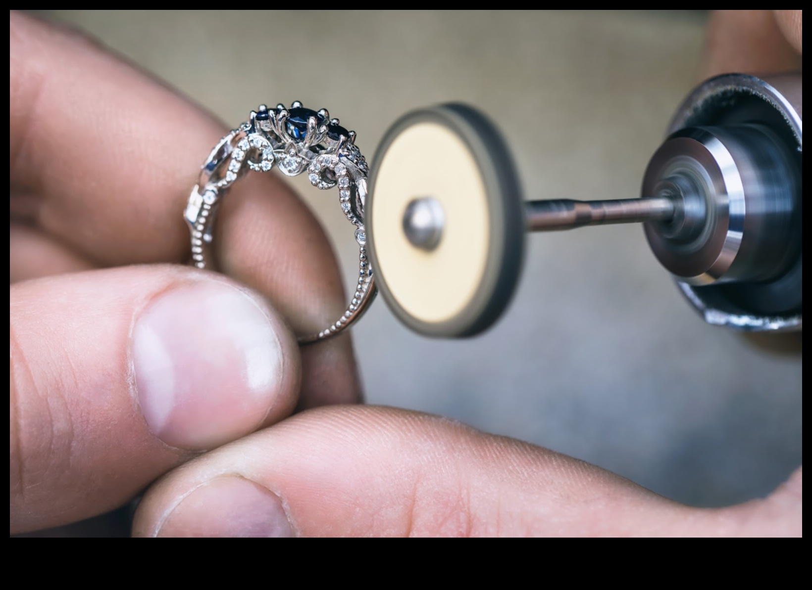 عودة المجوهرات: الدقة في إصلاح الخبراء