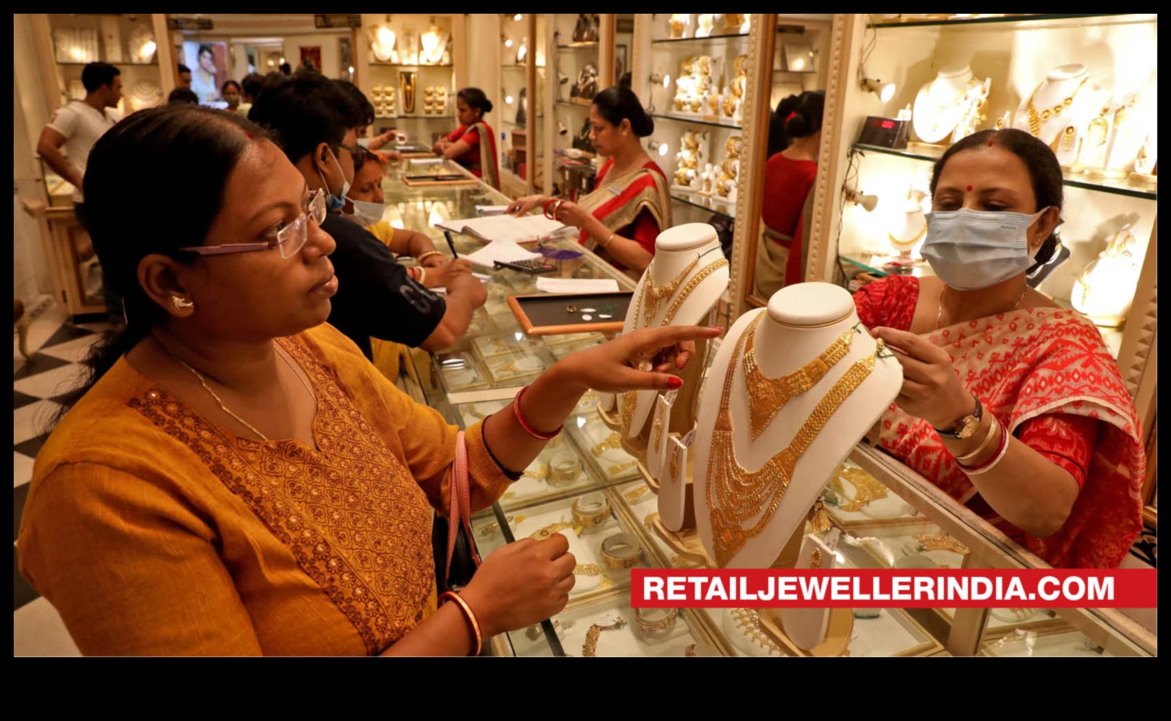 عودة المجوهرات: الدقة في إصلاح الخبراء